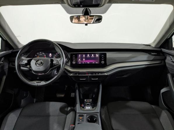 Skoda Octavia IV (A8) с пробегом 2021 года, цена 2 100 000 рублей, 80408 км, лифтбек, Автокод Объявления