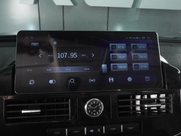 Toyota Land Cruiser 200 Series Рестайлинг 1 с пробегом 2012 года, цена 3 910 000 рублей, 323017 км, внедорожник, Автокод Объявления