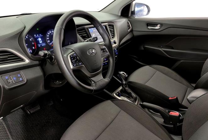 Hyundai Solaris II с пробегом 2018 года, цена 1 375 000 рублей, 138000 км, седан, Автокод Объявления