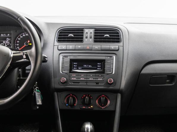 Volkswagen Polo V Рестайлинг с пробегом 2016 года, цена 1 081 000 рублей, 88000 км, седан, Автокод Объявления