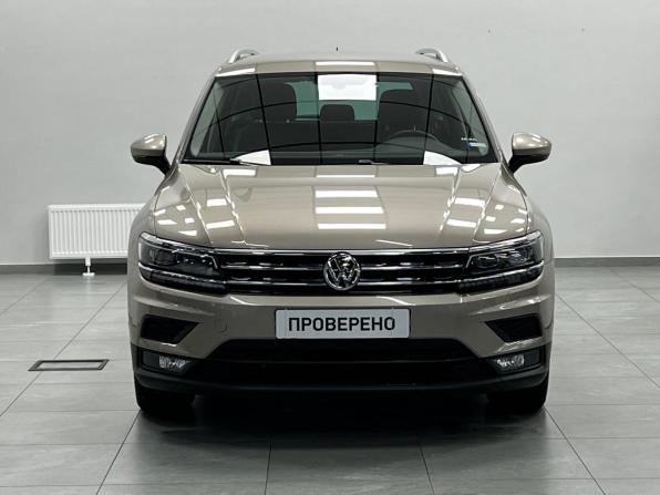 Volkswagen Tiguan II с пробегом 2018 года, цена 2 850 000 рублей, 63418 км, внедорожник, Автокод Объявления