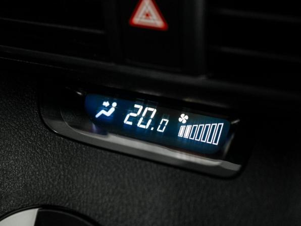 Toyota Sienta II Рестайлинг с пробегом 2018 года, цена 1 349 500 рублей, 128303 км, компактвэн, Автокод Объявления