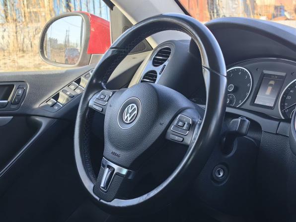 Volkswagen Tiguan I Рестайлинг с пробегом 2011 года, цена 879 000 рублей, 318668 км, внедорожник, Автокод Объявления