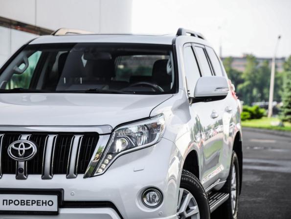 Toyota Land Cruiser Prado 150 Series Рестайлинг 1 с пробегом 2017 года, цена 3 799 000 рублей, 145336 км, внедорожник, Автокод Объявления