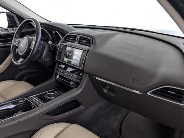 Jaguar F-Pace I с пробегом 2017 года, цена 2 850 000 рублей, 95951 км, внедорожник, Автокод Объявления