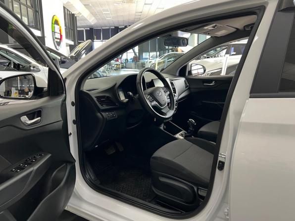 Hyundai Solaris II Рестайлинг с пробегом 2021 года, цена 1 620 000 рублей, 55000 км, седан, Автокод Объявления