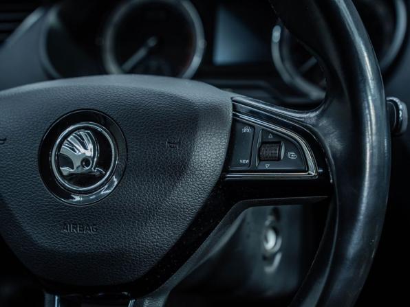 Skoda Octavia III (A7) Рестайлинг с пробегом 2019 года, цена 1 700 000 рублей, 162966 км, лифтбек, Автокод Объявления