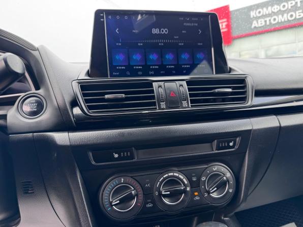 Mazda 3 III (BM) с пробегом 2014 года, цена 990 000 рублей, 258000 км, седан, Автокод Объявления