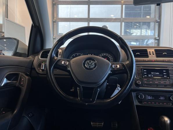 Volkswagen Polo V Рестайлинг с пробегом 2016 года, цена 1 360 000 рублей, 81500 км, седан, Автокод Объявления