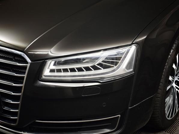 Audi A8 III (D4) Рестайлинг с пробегом 2015 года, цена 1 819 000 рублей, 273097 км, седан, Автокод Объявления
