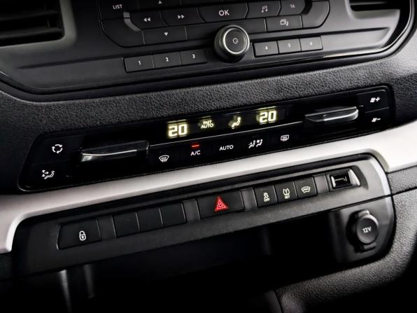 Peugeot Traveller I с пробегом 2022 года, цена 3 650 000 рублей, 69662 км, минивэн, Автокод Объявления