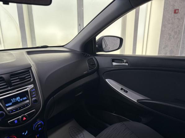 Hyundai Solaris I Рестайлинг с пробегом 2016 года, цена 899 000 рублей, 182467 км, седан, Автокод Объявления