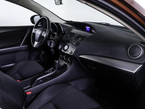 Mazda 3 II (BL) Рестайлинг с пробегом 2012 года, цена 948 000 рублей, 130705 км, седан, Автокод Объявления