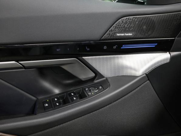BMW 5 серии VIII (G60/G61/G68) с пробегом 2024 года, цена 7 600 000 рублей, 5459 км, седан, Автокод Объявления