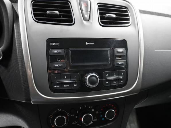 Renault Logan II Рестайлинг с пробегом 2019 года, цена 1 125 000 рублей, 102719 км, седан, Автокод Объявления