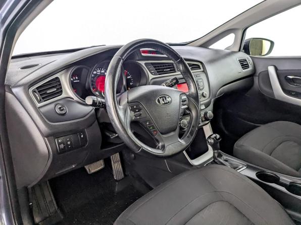 Kia Ceed II Рестайлинг с пробегом 2018 года, цена 1 300 000 рублей, 171570 км, универсал, Автокод Объявления