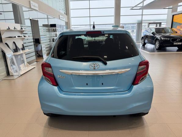 Toyota Vitz III (XP130) Рестайлинг с пробегом 2015 года, цена 949 000 рублей, 101000 км, хэтчбек, Автокод Объявления
