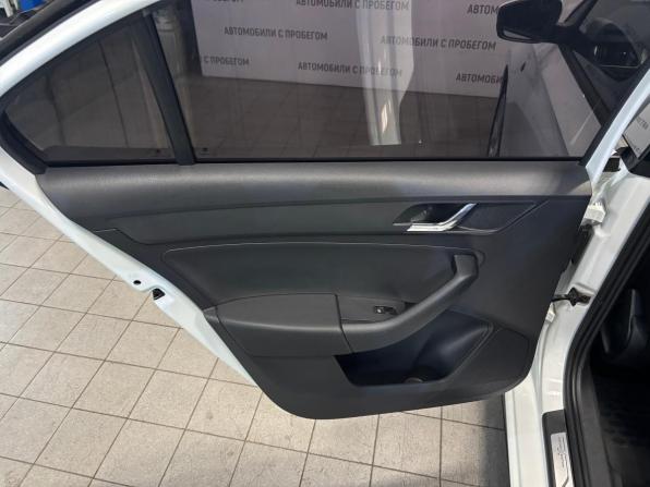 Skoda Rapid I с пробегом 2016 года, цена 1 049 000 рублей, 115680 км, лифтбек, Автокод Объявления