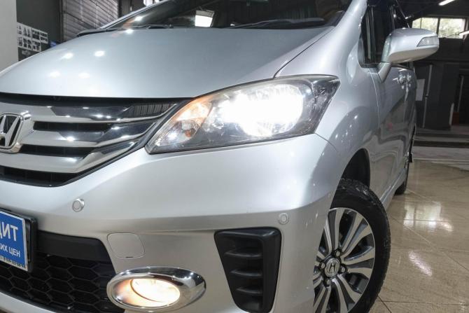Honda Freed I Рестайлинг с пробегом 2013 года, цена 1 139 000 рублей, 201000 км, компактвэн, Автокод Объявления