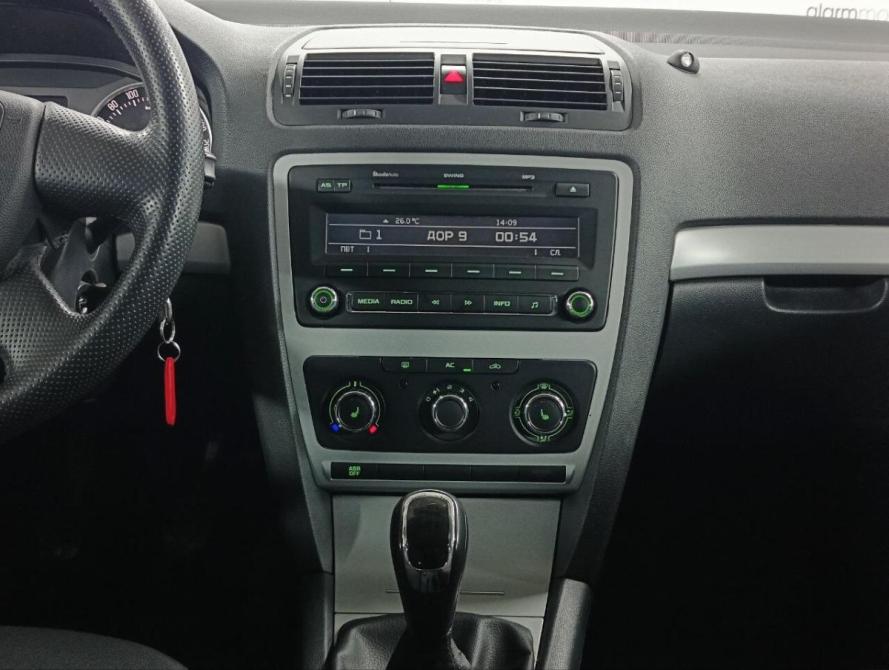 Skoda Octavia II (A5) Рестайлинг Санкт-Петербург  - изображение 15
