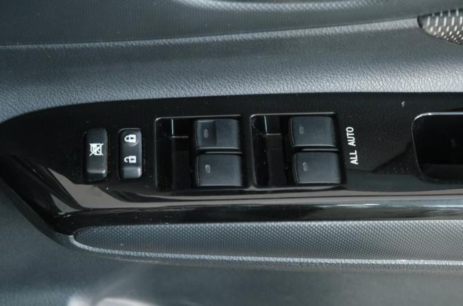 Toyota Wish II Рестайлинг с пробегом 2014 года, цена 1 689 000 рублей, 75000 км, минивэн, Автокод Объявления