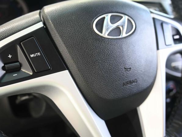 Hyundai Solaris I Рестайлинг с пробегом 2015 года, цена 1 049 900 рублей, 103506 км, седан, Автокод Объявления