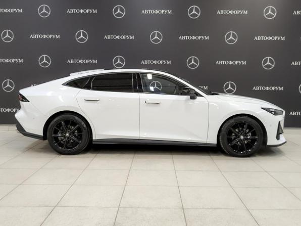 Changan UNI-V I с пробегом 2023 года, цена 2 120 000 рублей, 52405 км, лифтбек, Автокод Объявления
