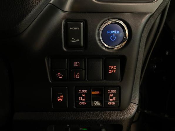 Toyota Esquire I Рестайлинг с пробегом 2019 года, цена 2 690 000 рублей, 97132 км, минивэн, Автокод Объявления