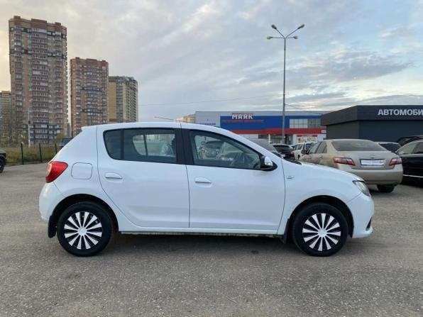 Renault Sandero II Рестайлинг с пробегом 2018 года, цена 975 000 рублей, 62905 км, хэтчбек, Автокод Объявления
