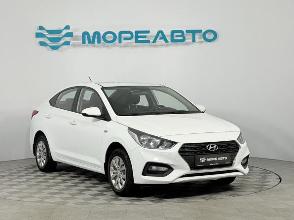 Hyundai Solaris II с пробегом 2017 года, цена 890 000 рублей, 177000 км, седан, Автокод Объявления