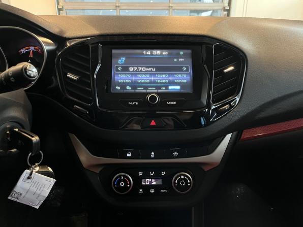 Lada (ВАЗ) Vesta I с пробегом 2018 года, цена 1 200 000 рублей, 101847 км, универсал, Автокод Объявления