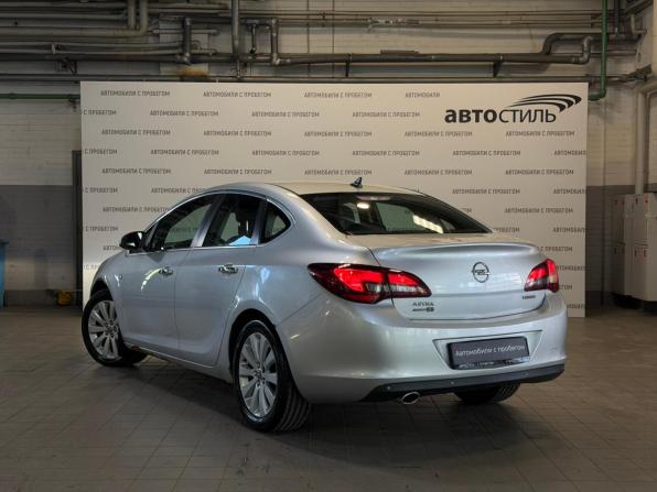 Opel Astra J Рестайлинг с пробегом 2013 года, цена 699 000 рублей, 193000 км, седан, Автокод Объявления