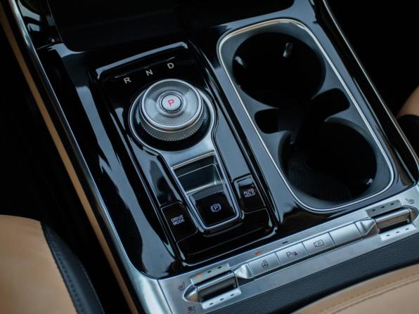 Kia Carnival IV с пробегом 2021 года, цена 4 098 000 рублей, 63000 км, минивэн, Автокод Объявления