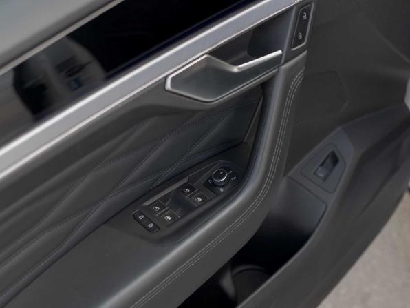 Volkswagen Touareg III с пробегом 2021 года, цена 5 330 000 рублей, 124168 км, внедорожник, Автокод Объявления
