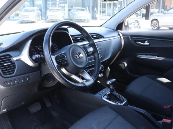Kia Rio IV Рестайлинг с пробегом 2021 года, цена 1 630 000 рублей, 91800 км, хэтчбек, Автокод Объявления