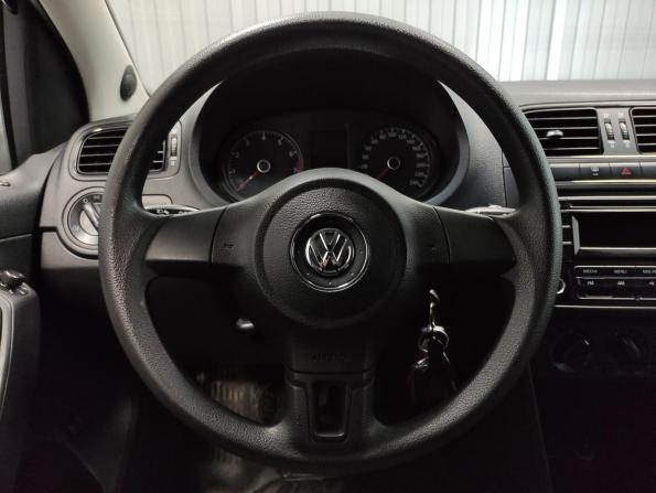 Volkswagen Polo V Рестайлинг с пробегом 2015 года, цена 850 000 рублей, 111765 км, седан, Автокод Объявления