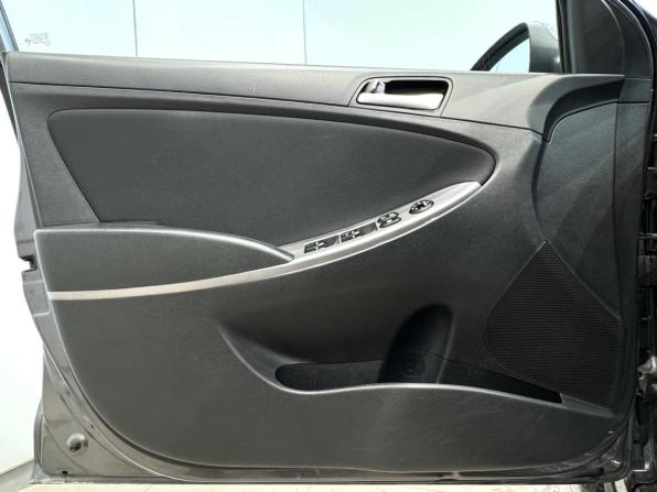 Hyundai Solaris I Рестайлинг с пробегом 2016 года, цена 845 000 рублей, 207961 км, хэтчбек, Автокод Объявления