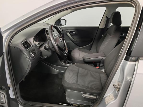 Volkswagen Polo V Рестайлинг с пробегом 2017 года, цена 875 000 рублей, 214593 км, седан, Автокод Объявления