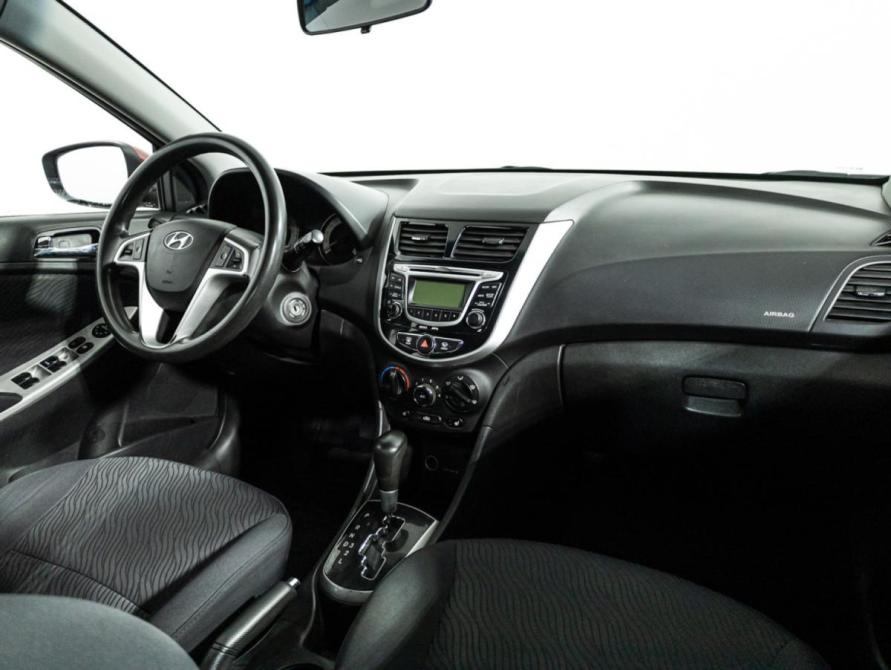 Hyundai Solaris I Санкт-Петербург  - изображение 9