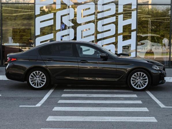 BMW 5 серии VII (G30/G31/G38) Рестайлинг с пробегом 2021 года, цена 4 300 000 рублей, 95442 км, седан, Автокод Объявления