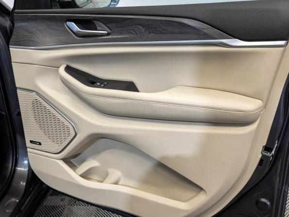 Jeep Grand Cherokee V (WL) с пробегом 2022 года, цена 5 750 000 рублей, 33944 км, внедорожник, Автокод Объявления