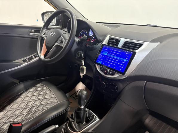 Hyundai Solaris I Рестайлинг с пробегом 2015 года, цена 960 000 рублей, 157954 км, седан, Автокод Объявления