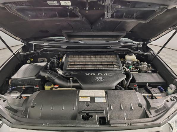 Toyota Land Cruiser 200 Series Рестайлинг 2 с пробегом 2015 года, цена 4 249 000 рублей, 382361 км, внедорожник, Автокод Объявления