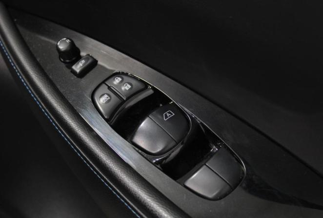 Nissan Leaf II (ZE1) с пробегом 2018 года, цена 1 590 000 рублей, 60712 км, хэтчбек, Автокод Объявления