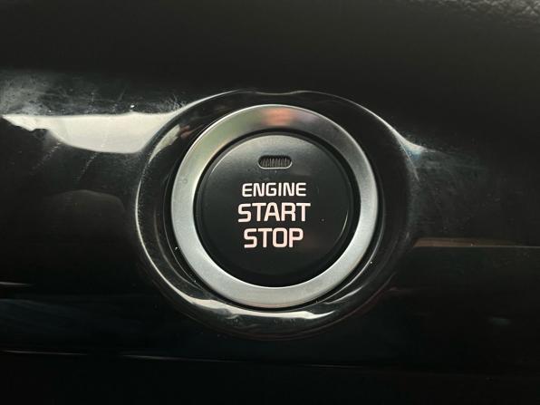 Kia Sorento II Рестайлинг с пробегом 2017 года, цена 1 730 000 рублей, 203315 км, внедорожник, Автокод Объявления