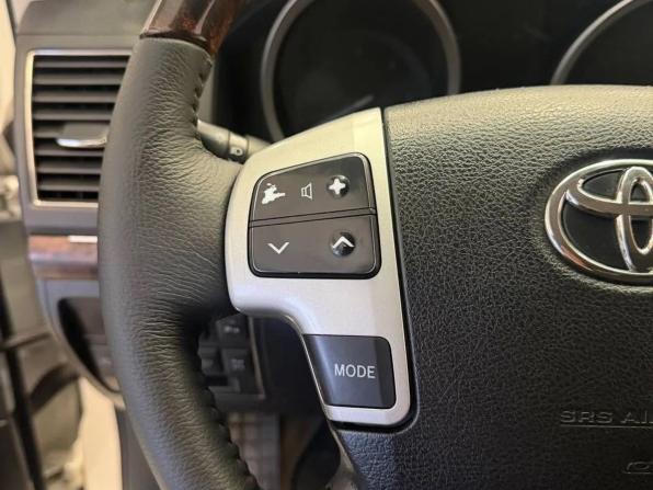 Toyota Land Cruiser 200 Series Рестайлинг 1 с пробегом 2015 года, цена 4 400 000 рублей, 172435 км, внедорожник, Автокод Объявления