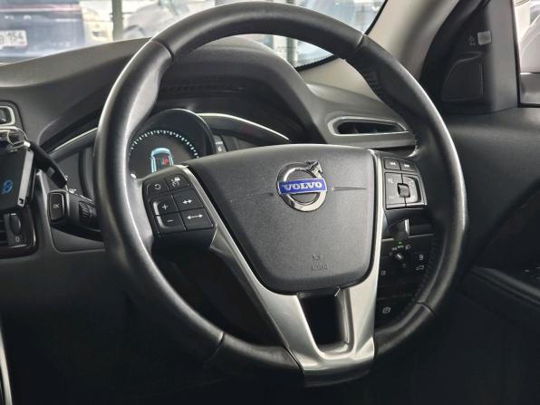 Volvo V70 III Рестайлинг с пробегом 2013 года, цена 1 000 000 рублей, 145115 км, универсал, Автокод Объявления