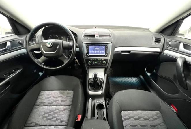 Skoda Octavia II (A5) Рестайлинг с пробегом 2013 года, цена 850 000 рублей, 212590 км, лифтбек, Автокод Объявления