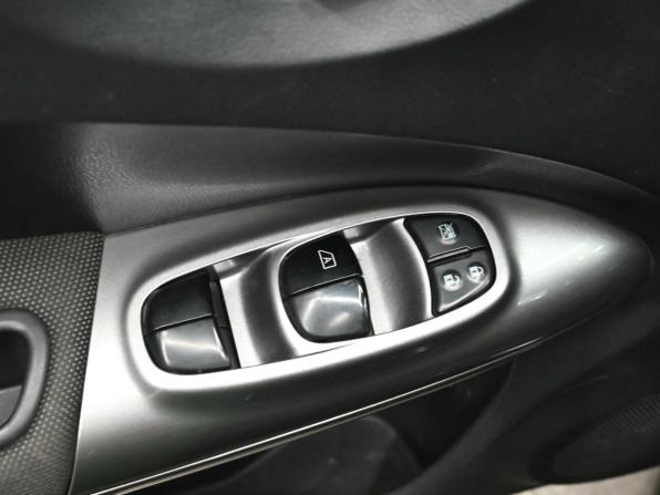 Nissan Juke I с пробегом 2012 года, цена 1 000 000 рублей, 175132 км, внедорожник, Автокод Объявления