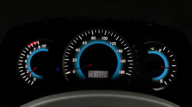Toyota ISis I Рестайлинг с пробегом 2014 года, цена 1 030 000 рублей, 313000 км, минивэн, Автокод Объявления